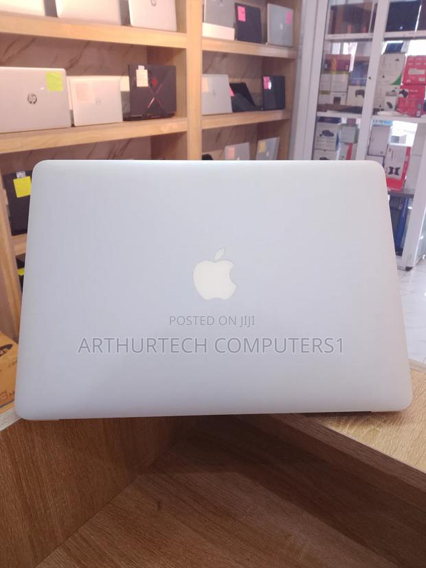 Laptop Apple MacBook Air 2013 8GB Intel Core I7 SSD 128GB · Photo 2