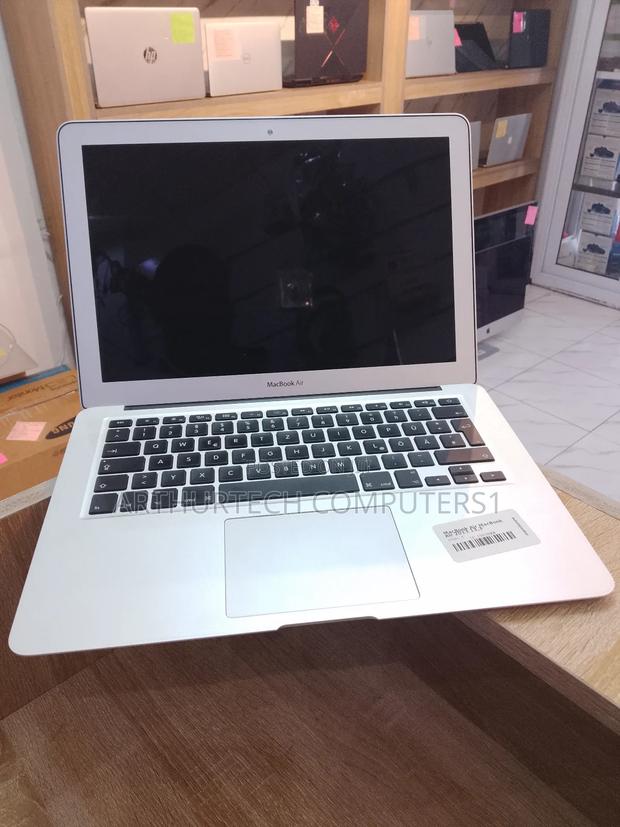 Laptop Apple MacBook Air 2013 8GB Intel Core I7 SSD 128GB · Photo 3