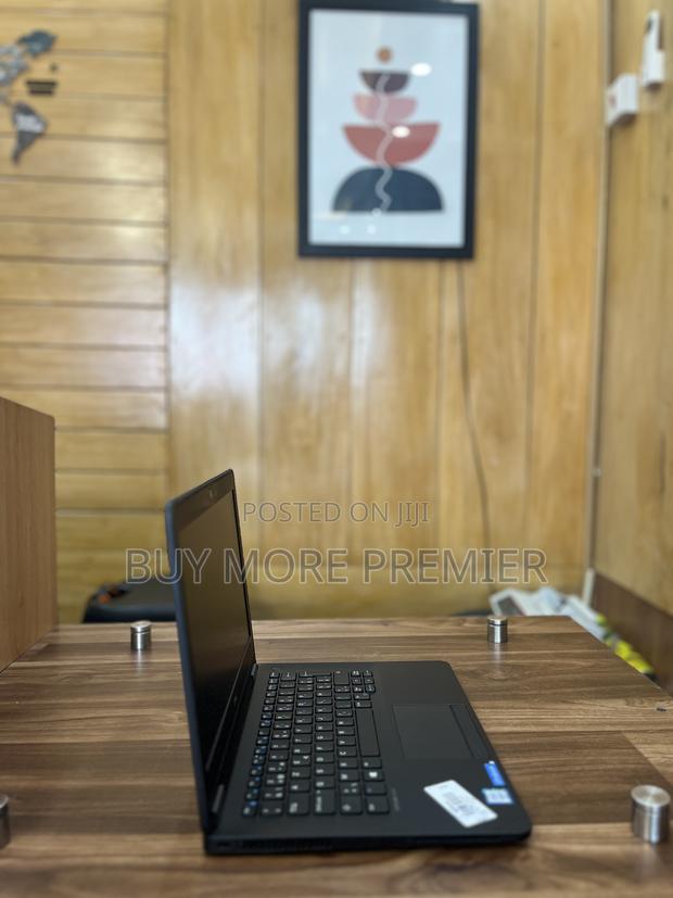Laptop Dell Latitude 12 E7270 8GB Intel Core i5 SSD 256GB · Photo 3