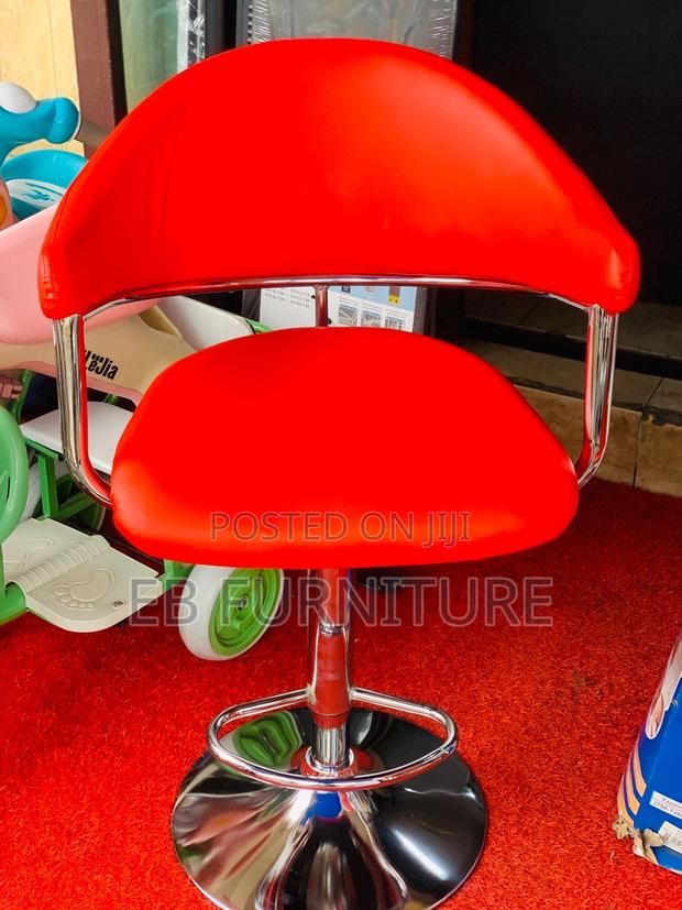 Adjustable Counter Chair · Photo 3