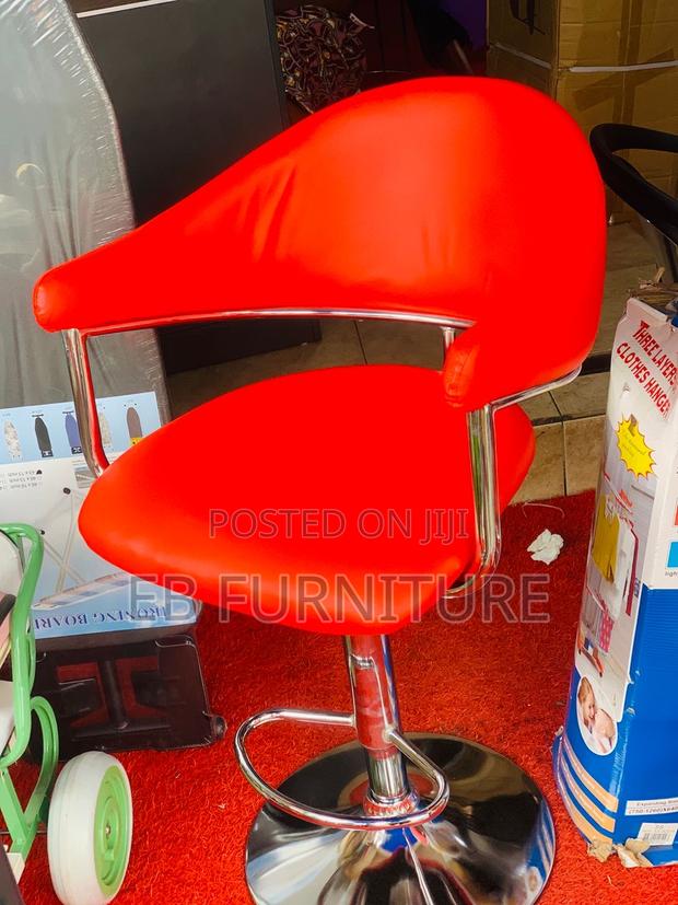 Adjustable Counter Chair · Photo 4