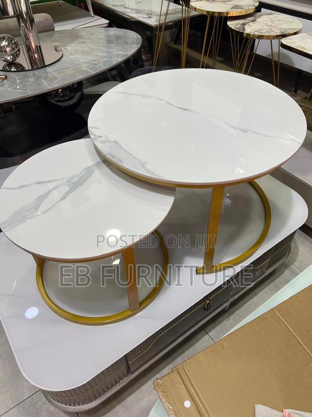 Mable Round Center Table · Photo 1