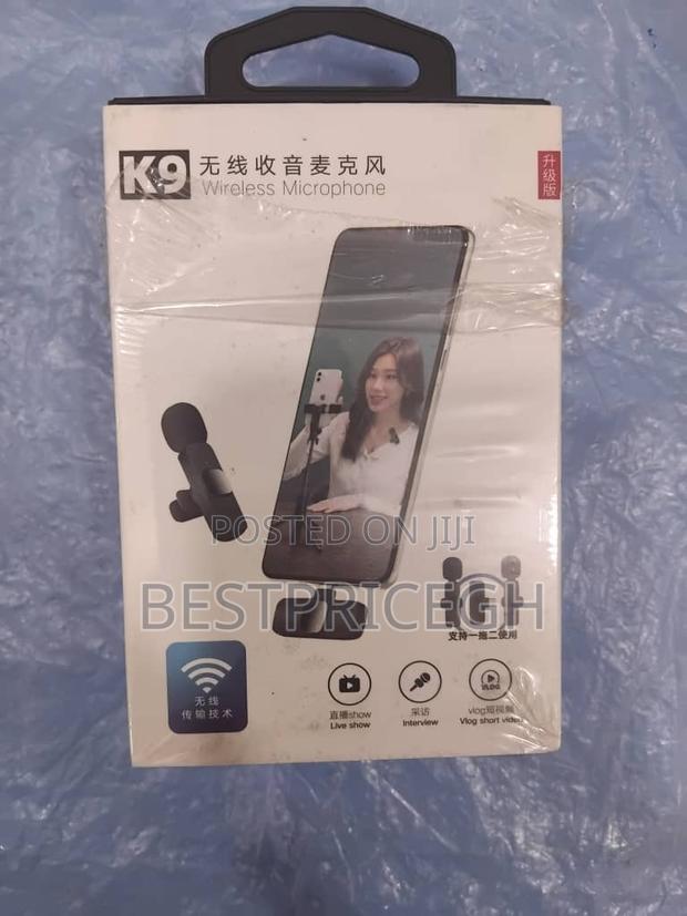 Professional Wireless Microphone · Photo 1