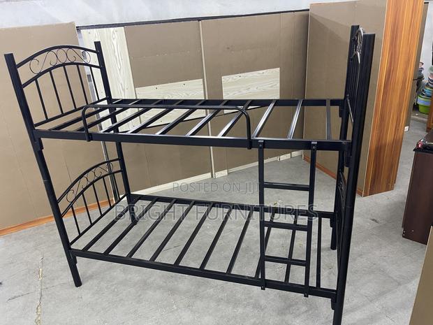 Quality Foreign Metallic One and Half Double Bunk Bed · Photo 1