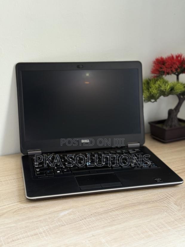 Laptop Dell Latitude E7450 8GB Intel Core I5 HDD 500GB · Photo 1