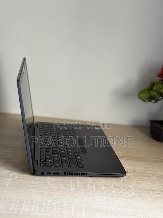 Laptop Dell Latitude E7470 16GB Intel Core I7 SSD 256GB · Photo 2