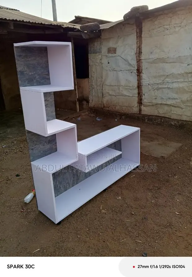 Splendid TV Stand · Photo 1