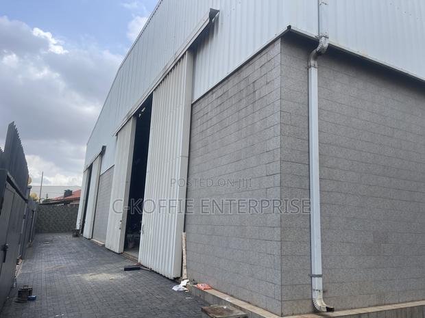 3000 SQM Warehouse at Haatso for Rent · Photo 5