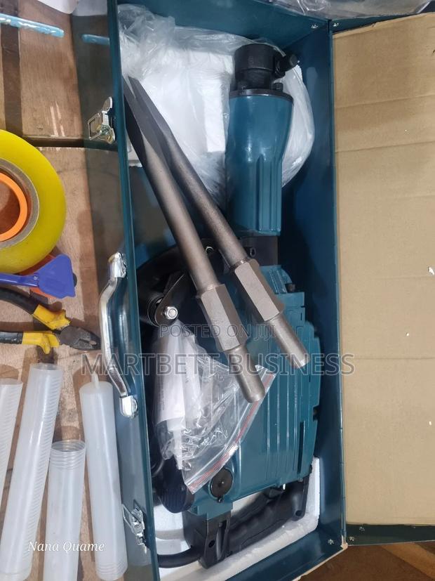 Demolition Hammer or Concrete Breaker · Photo 1
