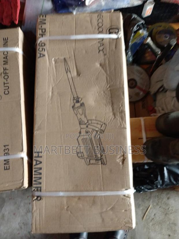 Demolition Hammer or Concrete Breaker · Photo 2