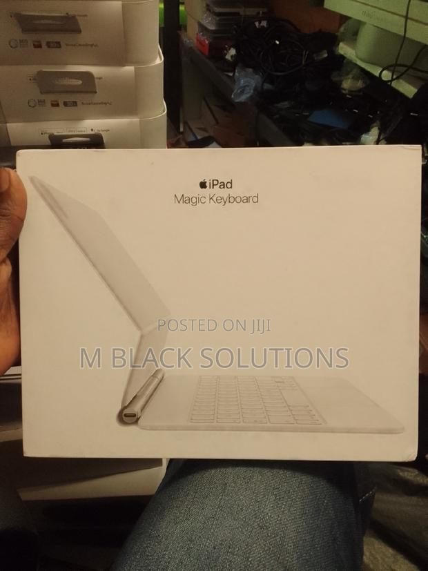 Magic Keyboard for iPad Pro 11inch 4th Generation · Photo 1