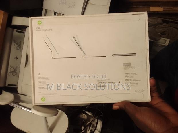 Magic Keyboard for iPad Pro 11inch 4th Generation · Photo 2