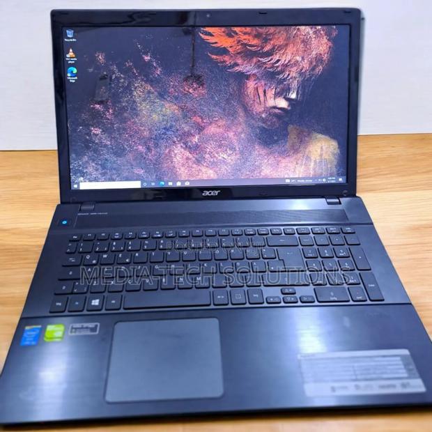 Laptop Acer Aspire V3-111P 8GB Intel Core i5 HDD+SSD 256GB · Photo 1