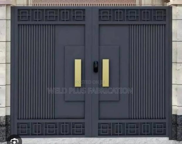 Fence Gate for Main Entrance · Photo 1