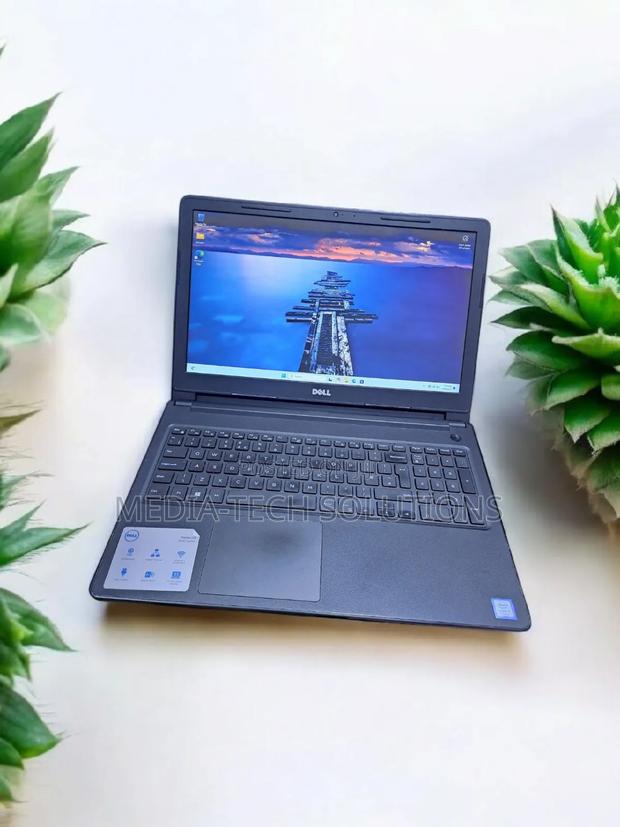 Laptop Dell Vostro 15 3000 8GB Intel Core i5 SSD 256GB · Photo 1