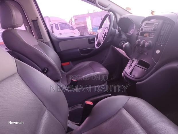 Hyundai Starex 2014 Grey · Photo 3