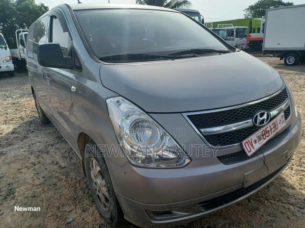 Hyundai Starex 2014 Grey · Photo 4