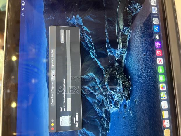 Laptop Apple MacBook Pro 16GB Intel Core I7 SSD 256GB · Photo 1
