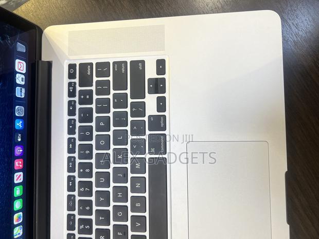 Laptop Apple MacBook Pro 16GB Intel Core I7 SSD 256GB · Photo 4