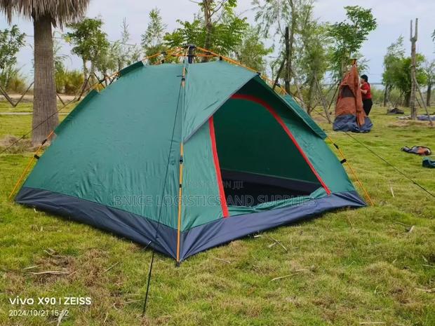 4 Person Automatic Tent · Photo 1