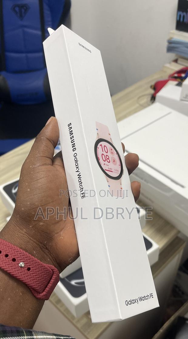 Brand New Galaxy Watch Fe · Photo 2
