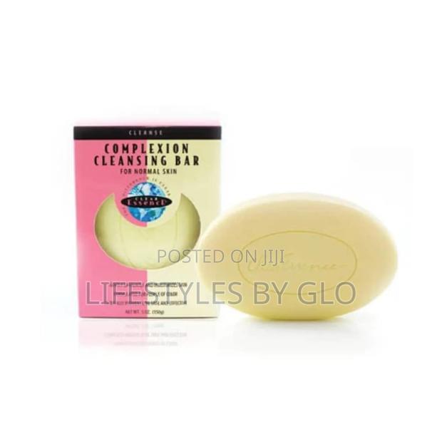 Clear Essence Platinum Complexion Soap · Photo 1