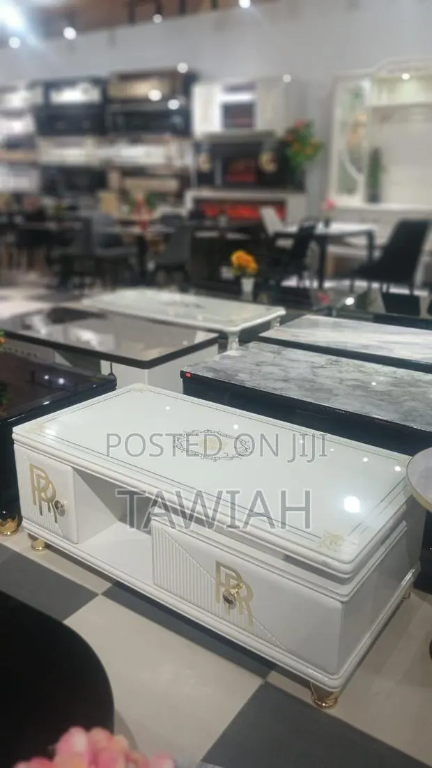 Executive Center Table · Photo 1