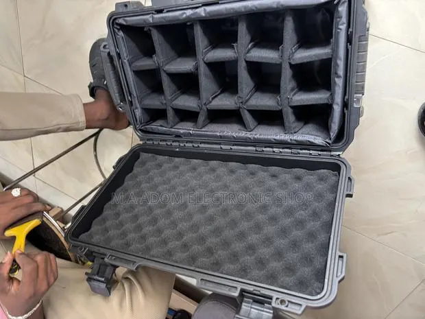 Suitcase Case Bag for Cameras It Accessories · Photo 1