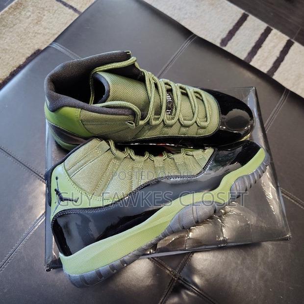 Jordan 11 Army Green and Black · Photo 3