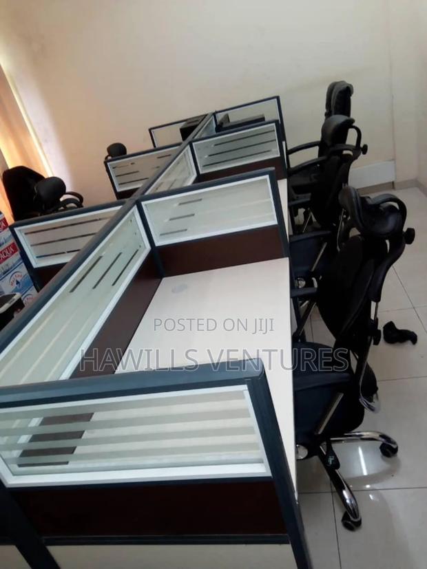 6 Unit Office Workstation · Photo 1