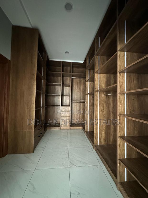 4bdrm House in Airport Residential Area for sale · Photo 4