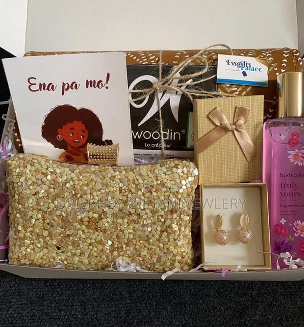 Christmas And Birthday Gift Packages · Photo 4
