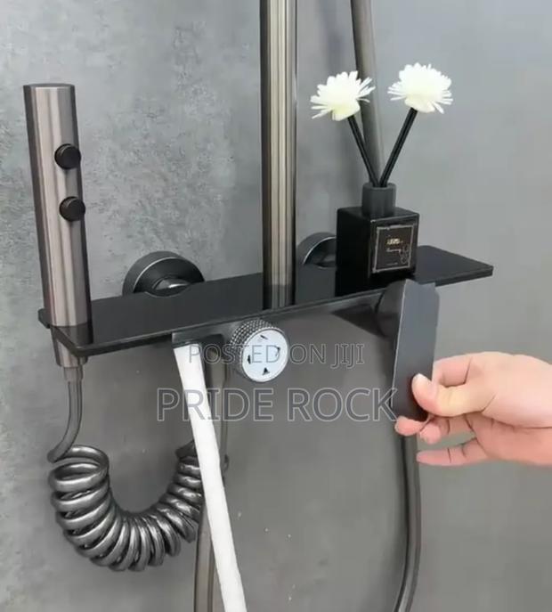 Four in One Shower Pole · Photo 2
