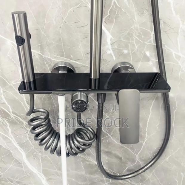 Four in One Shower Pole · Photo 3