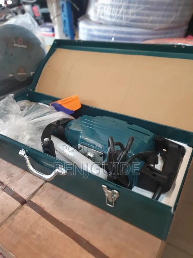 Electric Demolition Breaker 2500w · Photo 1