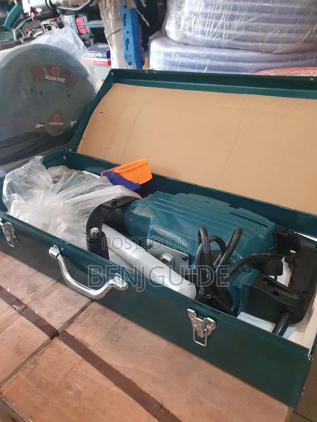 Electric Demolition Breaker 2500w · Photo 2