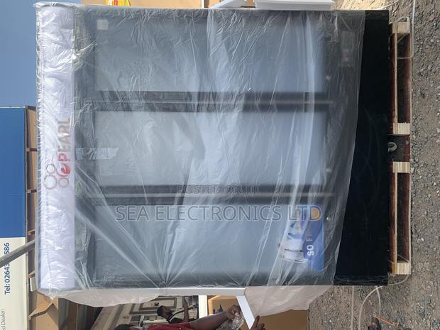 Uniquely Good 3doors Pearl Display Fridge · Photo 1