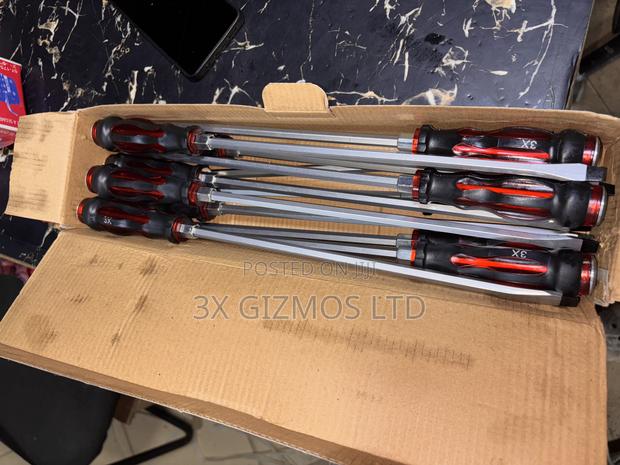 10” and 12” Flat Screwdrivers. · Photo 1