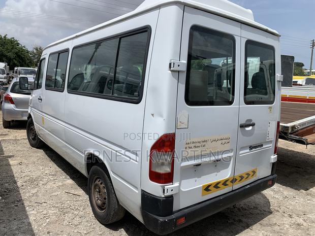 Mercedes-Benz Sprinter 2005 White · Photo 2