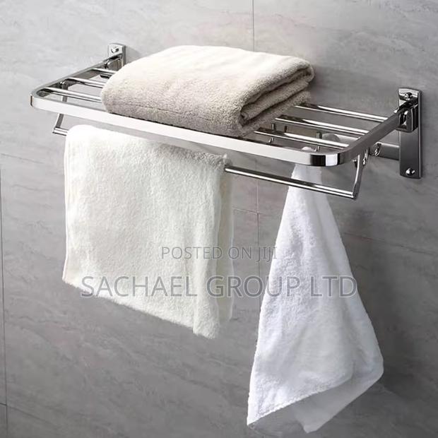Bathroom Towel Rolls · Photo 3