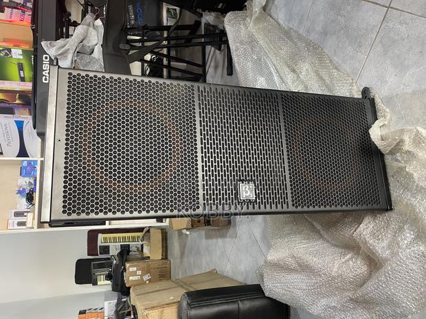 Beta3 Line Arrays · Photo 1