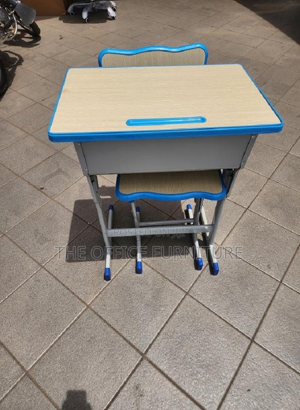 Student Desk · Photo 1