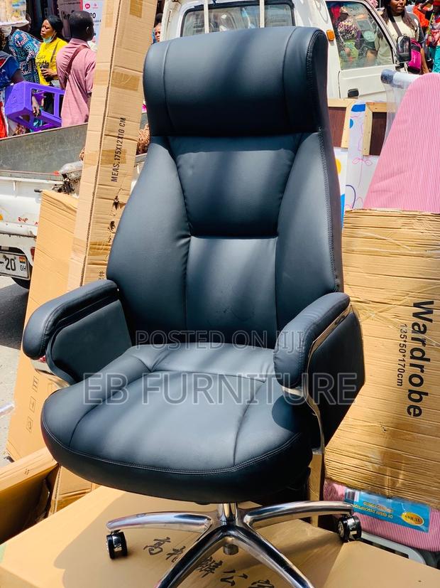 Senior Executive Office Chair · Photo 1