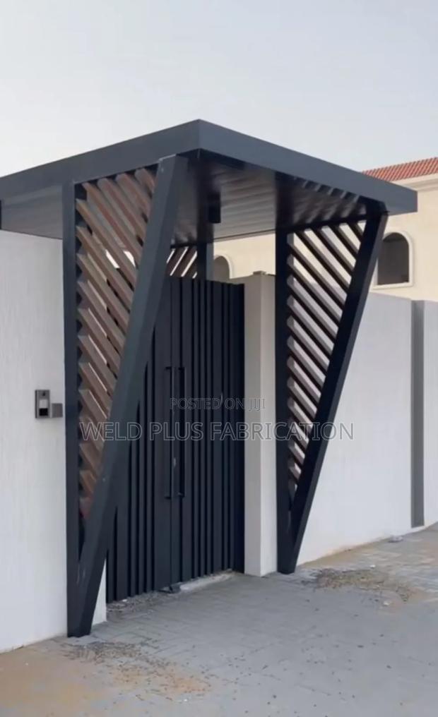 Door Entrance Shade · Photo 1