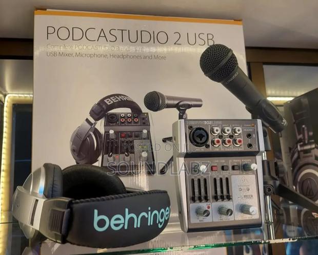 Behringer Podcastudio 2 Usb Complete Podcasting Bundle · Photo 1