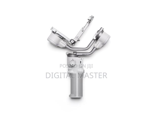 Dji Rs 4 Mini Handheld Gimbal Stabilizer · Photo 1