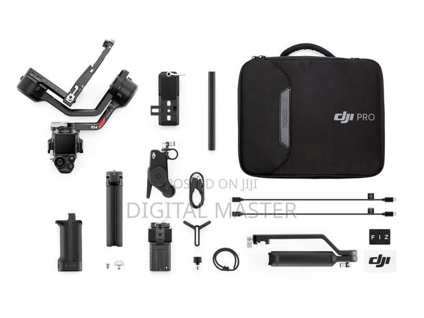 Dji Rs 4 Gimbal Stabilizer Combo · Photo 3