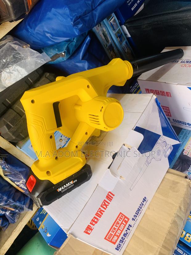 Cordless Blower · Photo 2