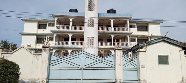 18bdrm Mansion in Accra Properties for sale · Photo 1
