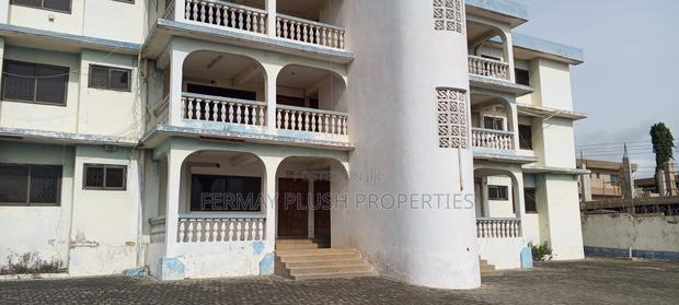 18bdrm Mansion in Accra Properties for sale · Photo 2